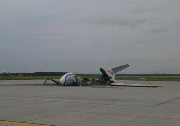 Комментарий Дмитрия Стешина о якобы затопленных в аэропорту Донецка карателях | Русская весна