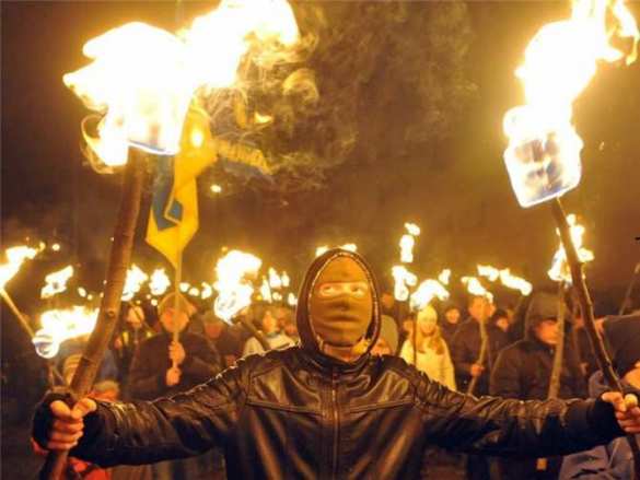 Nazi torchlight procession in Kiev (VIDEO) | Русская весна