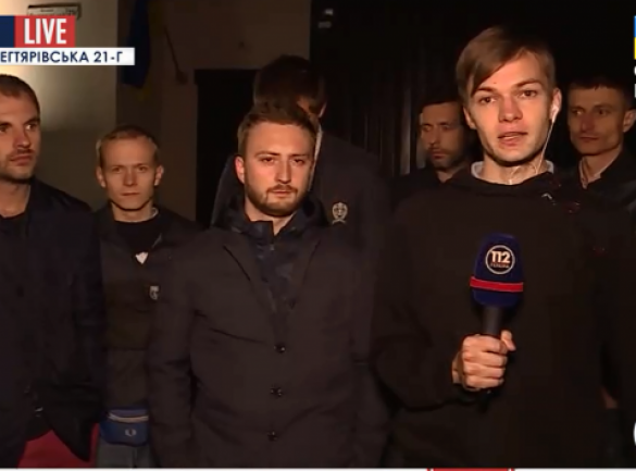 На войну в наказание - пришли повестки участникам антипорошенковского перформанса и снявшим его журналистам (видео) | Русская весна