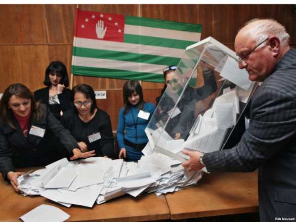 Меньше 1% избирателей пришли на избирательные участки Абхазии | Русская весна