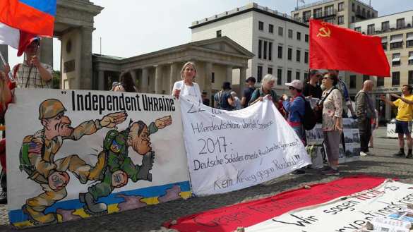 «Мы видим, как сегодня возрождается фашизм», — в Берлине прошла памятная акция (ФОТО) | Русская весна