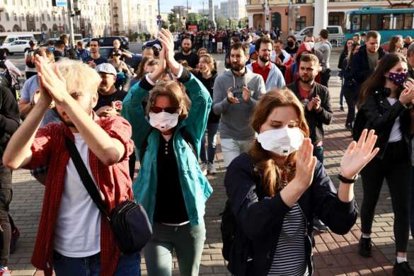 Бастующие рабочие Минского тракторного завода выдвинулись в центр столицы (ФОТО, ВИДЕО) | Русская весна