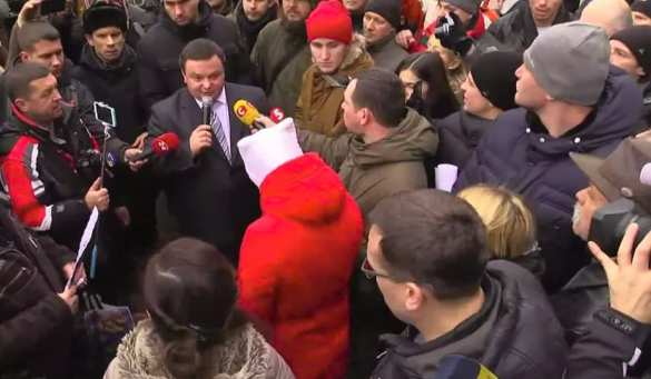 Беспорядки на митинге с требованием расследовать убийство правозащитницы в Киеве — смотрите и комментируйте с «Русской Весной» (+ФОТО, ВИДЕО) | Русская весна