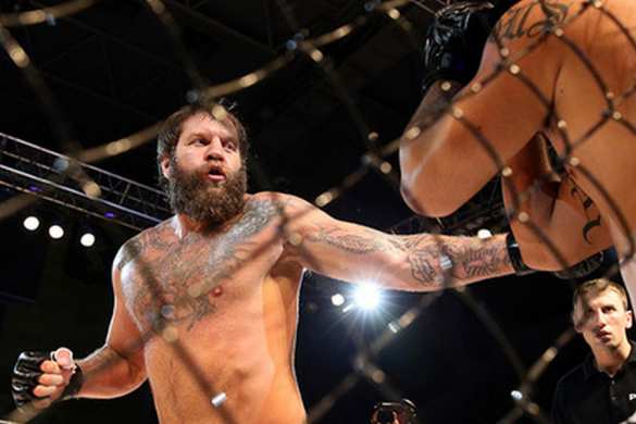 Емельяненко нокаутировал легендарного бразильца за два раунда (ВИДЕО) | Русская весна