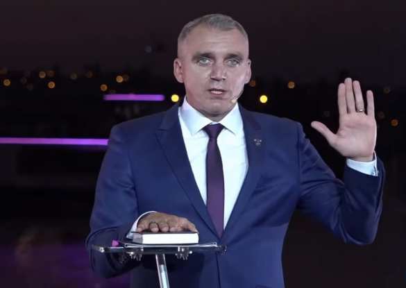 Это Украина: «Мэр серой плитки» клялся на Библии в прямом эфире (ВИДЕО) | Русская весна