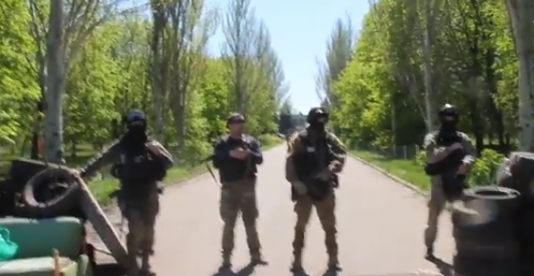 Очередная ложь СБУ про снайпера попавшего в бак с горючим сменилась бредом о гранатометчике (+ видео взрывов) | Русская весна