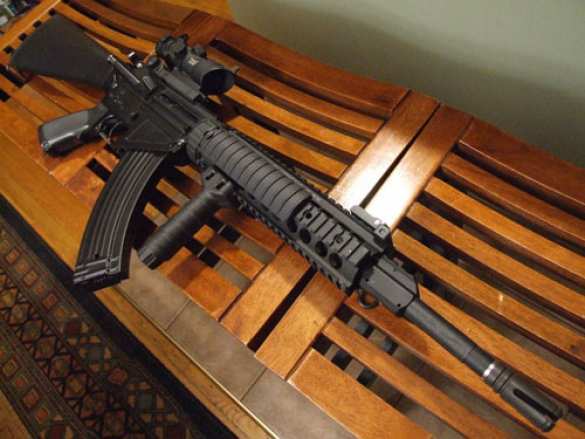 Ополченцы показали ОБСЕ американское оружие, захваченное в аэропорту Донецка | Русская весна