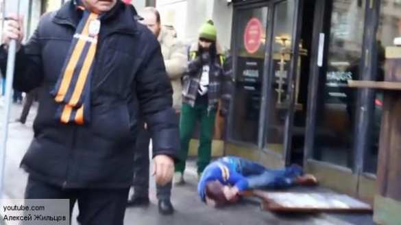 Проукраинский экстремист открыл стрельбу по участникам «Антимайдана» в Москве и был побит (ВИДЕО) | Русская весна