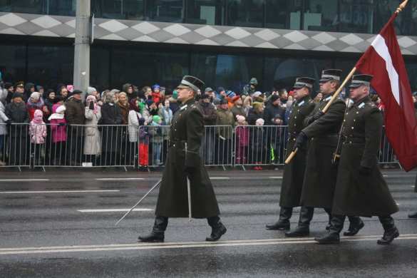 Латвийские офицеры решили вооружиться саблями на 900 тысяч евро | Русская весна