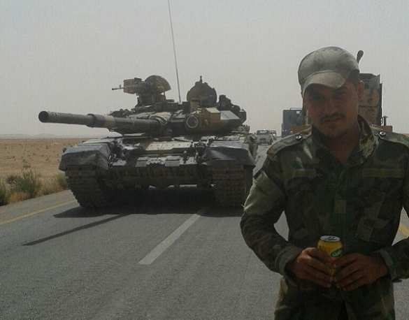 МОЛНИЯ: танки Т-90 рвутся к «столице» ИГИЛ по трупам террористов (ВИДЕО, ФОТО 18+) | Русская весна