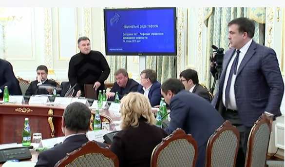 Аваков про Саакашвили: «Ударить его, что ли?» — полная расшифровка перебранки на заседании у Порошенко (ВИДЕО 18+) | Русская весна