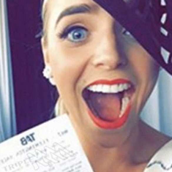 Австралийка потеряла денежный выигрыш из-за селфи | Русская весна