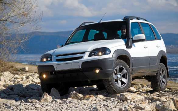 Всё для фронта: отличная «Шеви Нива» от наших пожилых патриотов идёт помогать бойцам (ВИДЕО) | Русская весна