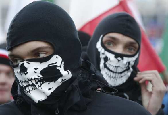 Бритьё налысо и нацистская символика: польские подростки жестоко избили украинца (ВИДЕО) | Русская весна