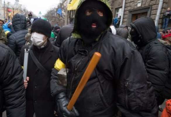 Все на курорты Одессы: неонацисты с битами в масках разгромили кафе  | Русская весна