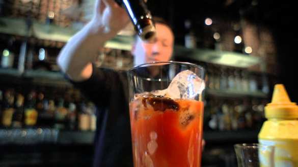 Бармен убил пьяного клиента в Москве (ВИДЕО 18+) | Русская весна