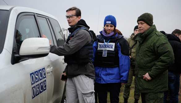 Кадры обстрела ОБСЕ в Коминтерново (ВИДЕО) | Русская весна