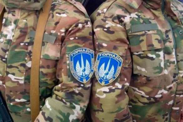 Боевики «Торнадо» защищались в суде экскрементами (ВИДЕО) | Русская весна