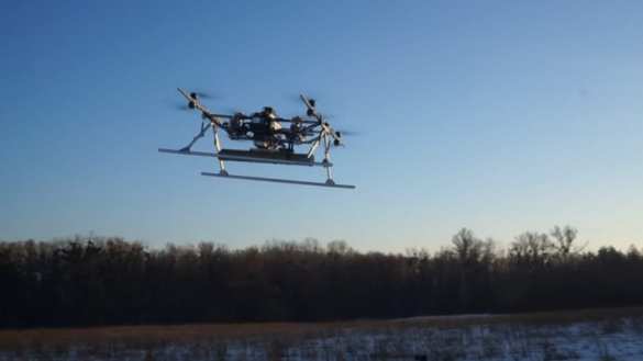 Сквозь смерть: Боевые кадры с экшн-камеры нашего бойца, которого атакуют вражеские дроны (ВИДЕО) | Русская весна