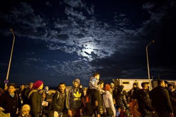 Миграционный кризис в Европе: «массовый приток людей не остановить» | Русская весна