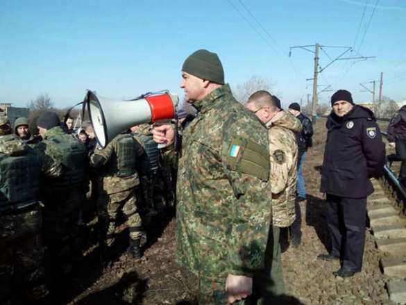 К блокаде железной дороги в Конотопе подключилась полиция (ФОТО) | Русская весна