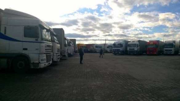 Kiew verbietet für russische LKW Transit über ukrainisches Territorium | Русская весна