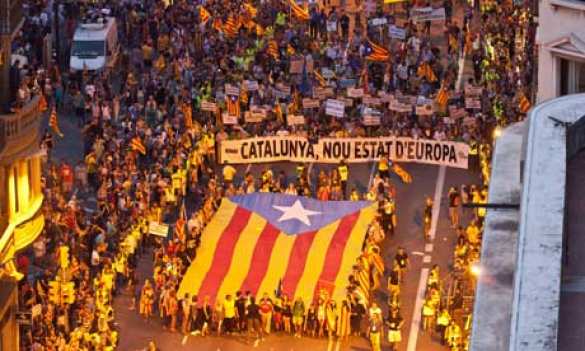 Каталония — не Европа: глава правительства самопровозглашенной Республики во время своего выступления убрал флаги ЕС и Испании (ФОТО) | Русская весна