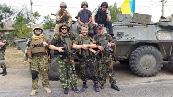 Батальон чеченских боевиков примкнул к «Азову» под Широкино (ВИДЕО) | Русская весна