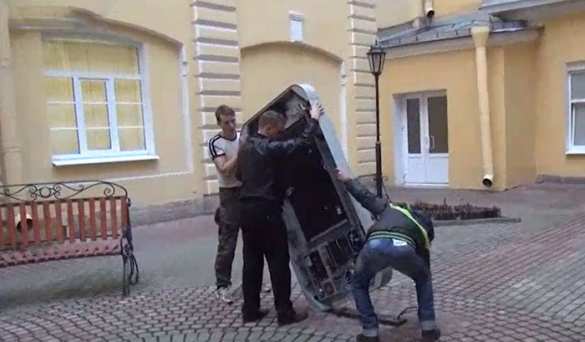 Денисюк против Джобса. Петербуржцы сделали выбор в пользу российского ученого (видео) | Русская весна