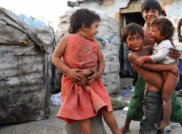 На Украине 12-летняя девочка, живущая на помойке, родила ребёнка | Русская весна