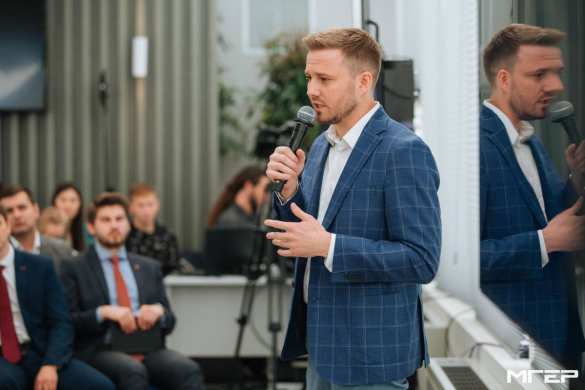 «Молодая гвардия»: действие льготного проездного для студентов нужно продлить | Русская весна