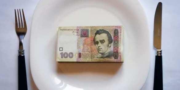 Соцопрос: 38% украинцев не имеют никаких сбережений на «черный день», большинство граждан живут на 2000 грн в месяц и ждут третьего Майдана | Русская весна