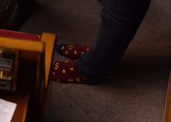 «Носки дня»: в Раде заметили депутата без обуви (ФОТО) | Русская весна