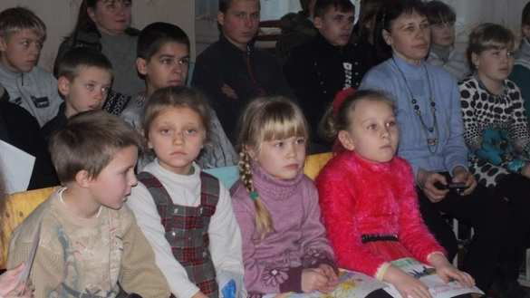 Дети в разрушенном Первомайске учатся в церкви (ВИДЕО) | Русская весна