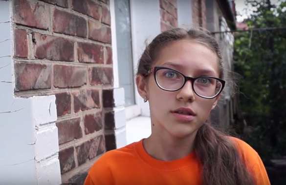 Если стреляют несильно, мы не уезжаем, просто спускаемся в подвал, — 14-летняя жительница Трудовских (ВИДЕО) | Русская весна