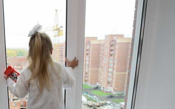 Трагедия в Саратове: мать выбросила своих дочерей с четвёртого этажа (ФОТО) | Русская весна