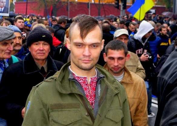 В Киеве неонацист избил главу ветеранской организации (ВИДЕО) | Русская весна