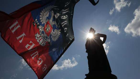 Армия ДНР и штаб по прифронтовым районам в Докучаевске (ВИДЕО) | Русская весна