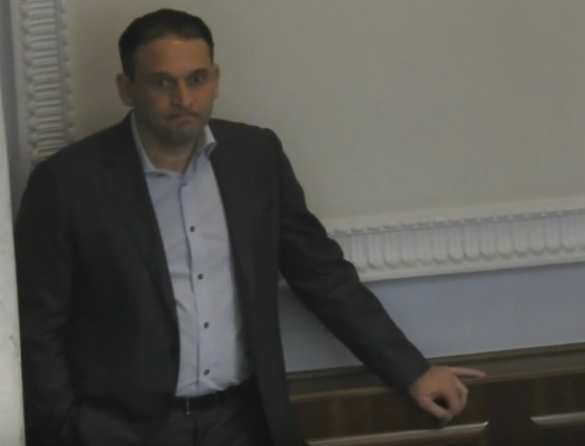 Нардеп Добкин купил тур за 135 тыс. евро и прятался за колоннами Рады (ФОТО, ВИДЕО) | Русская весна