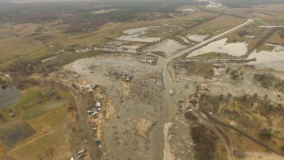 Незаконная добыча янтаря на Украине приобрела невиданные масштабы — кадры с беспилотника (ВИДЕО) | Русская весна