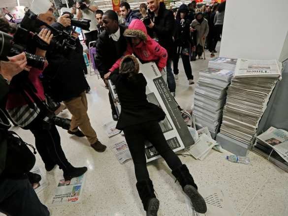 «Зарядил все магазины к АК-47», — российский писатель о надвигающемся на США апокалипсисе (ФОТО) | Русская весна