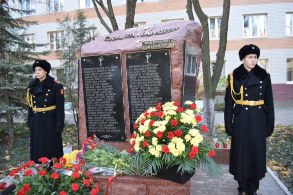 В ДРЦОМД состоялось торжественное открытие памятника «Скала жизни» (ФОТО) | Русская весна
