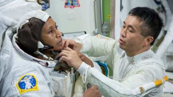 Чернокожая женщина-космонавт из ЦРУ отозвана из состава экипажа МКС | Русская весна