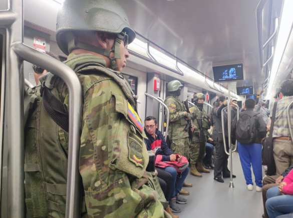 Жуткие кадры из Эквадора: идут уличные бои и зверские казни бандами полицейских и солдат — мафия восстала и объявила войну стране (ФОТО, ВИДЕО) | Русская весна