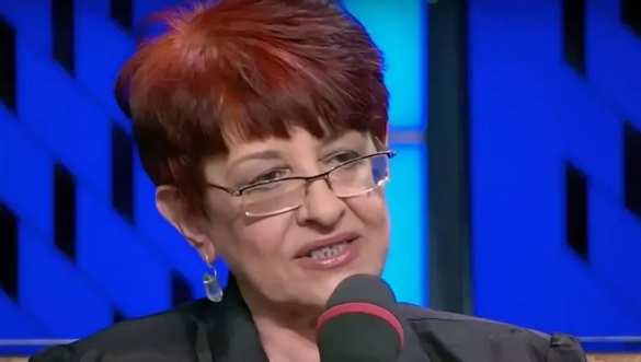 Отправка на смерть: антифашистку незаконно выдворяют на Украину, выталкивая в нейтральную зону со штампом о запрете въезда в РФ (+ВИДЕО, ФОТО) | Русская весна