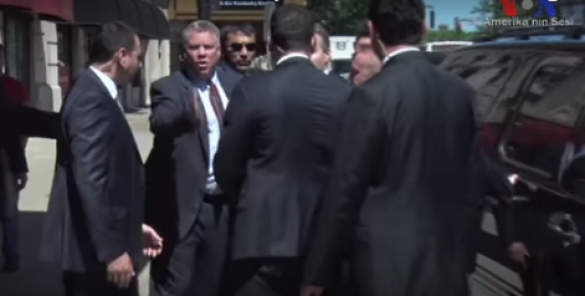 Охрана Эрдогана устроила потасовку с Секретной службой США (ВИДЕО) | Русская весна