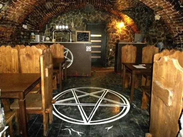 Во Львове открыли «филиал ада» и ресторан для гомосексуалистов (ФОТО) | Русская весна