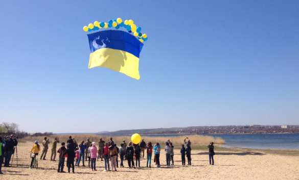 Потомки древних шумеров запустили флаг Украины в сторону Горловки (ФОТО, ВИДЕО) | Русская весна