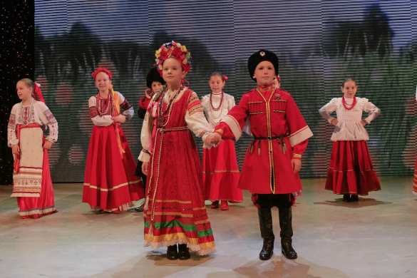 В преддверии Нового года благотворительный фонд «Полярный лис» организует праздничный концерт | Русская весна