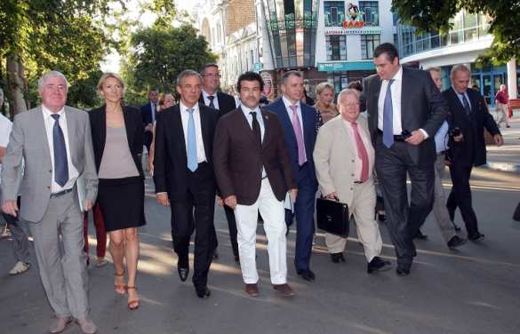 Французских депутатов пригласили на День Победы в Севастополь | Русская весна